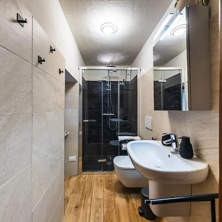 Alp Break 1 - Nel Borgo Storico Del Ponte אאוסטה